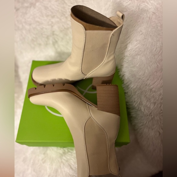 NWT Sam Edelman Rollins Block Heel Chelsea Boot in Modern Ivory - Picture 13 of 13
